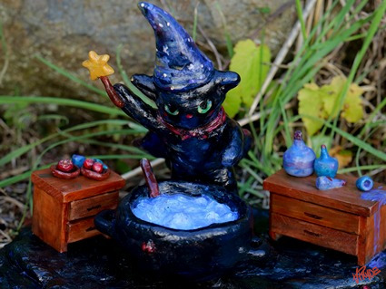 'Baxter' Wizard cat sculpture